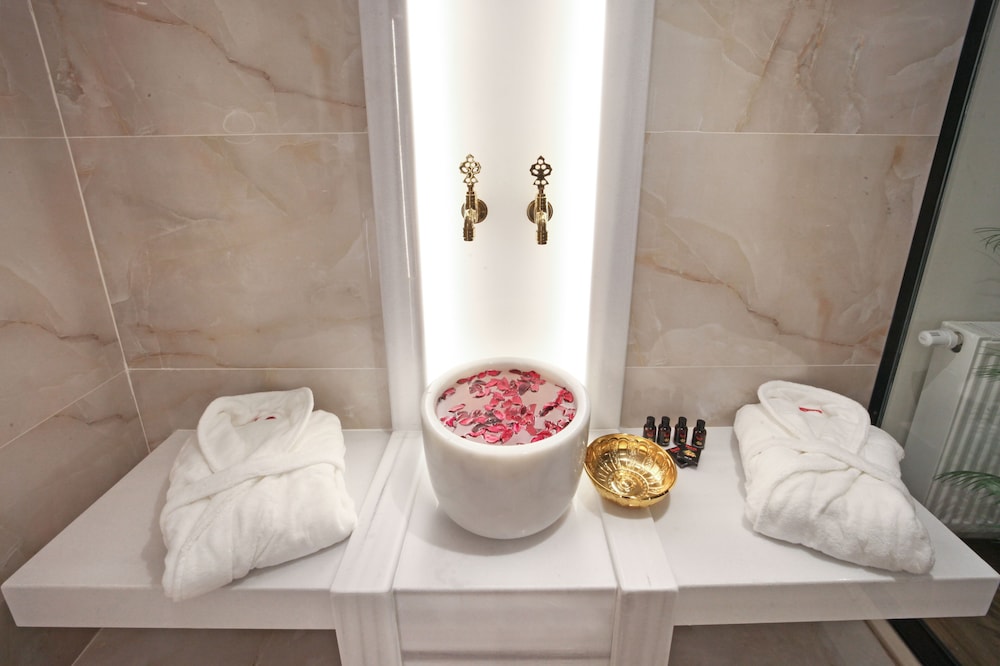 Gatto Suites & Residence