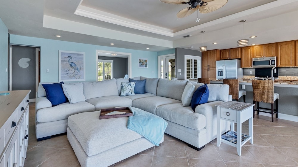 Punta Gorda Isles 3 Bedroom Private Pool+Spa Home on Canal 3 Home