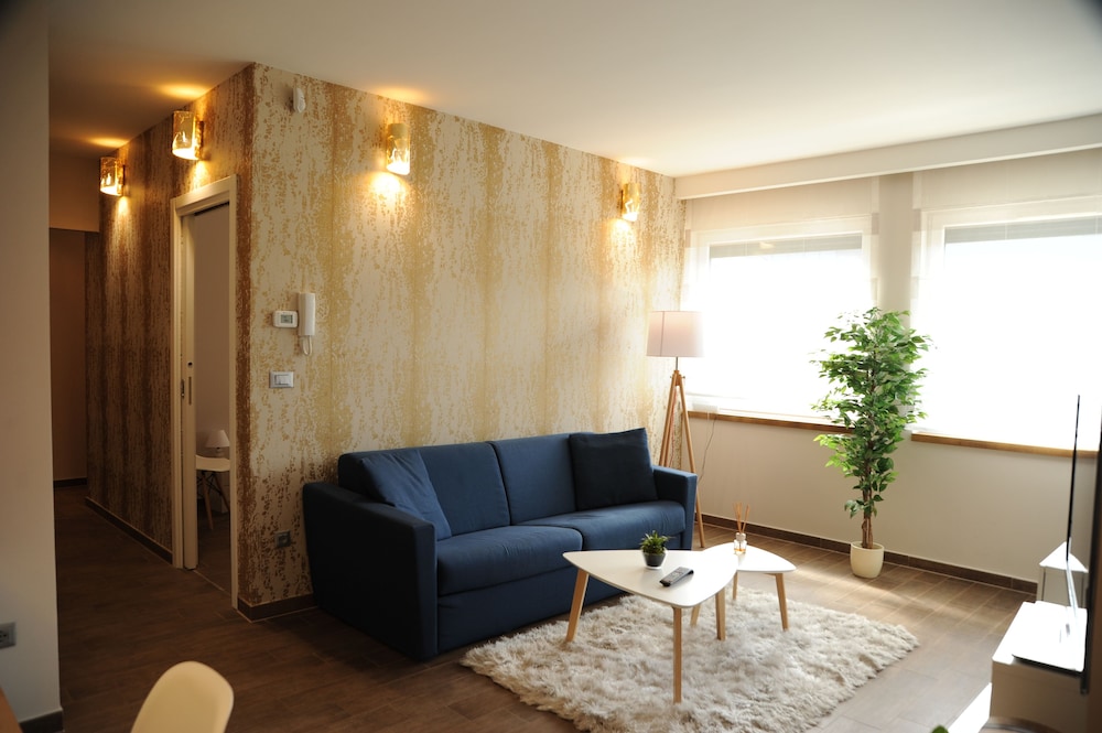Budapest Easy Flat - Penthouse Basilica