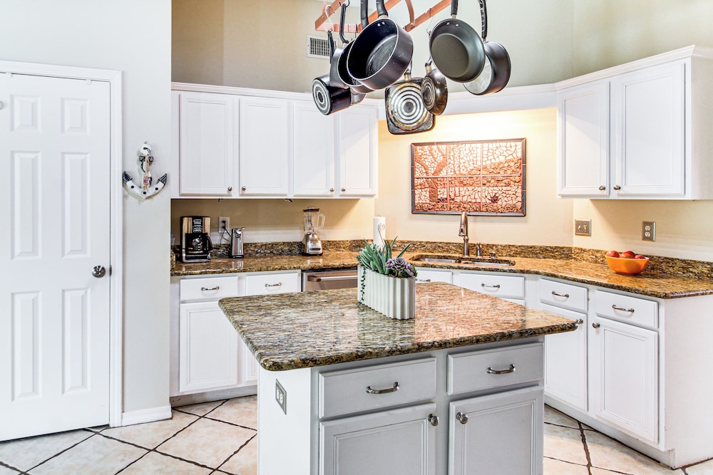 Outdoor Oasis: Group Getaway in Pensacola!