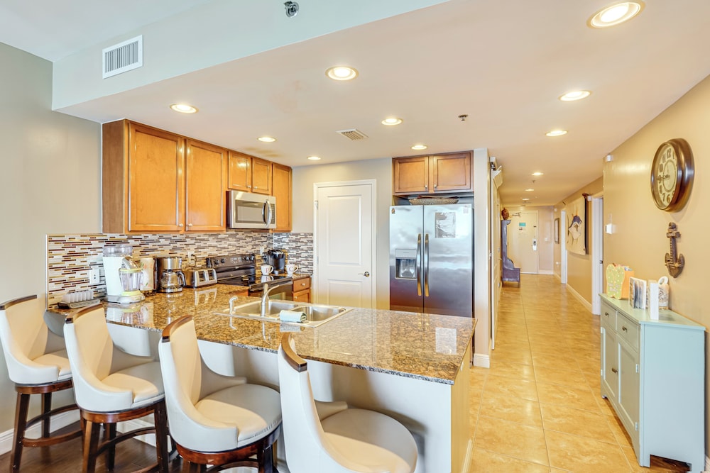 Beachfront Panama City Condo: Walk to Pier Park!