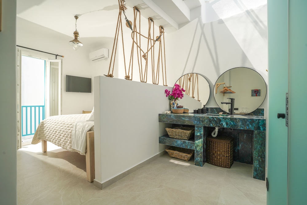 Seabed Suites Mykonos photo 3