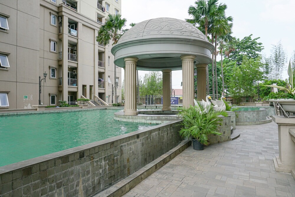 Comfy Studio At Grand Palace Kemayoran Apartment Near Jiexpo