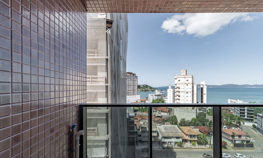 MHF II Apts Variados em Prédio com Vista para o Mar em Itapema