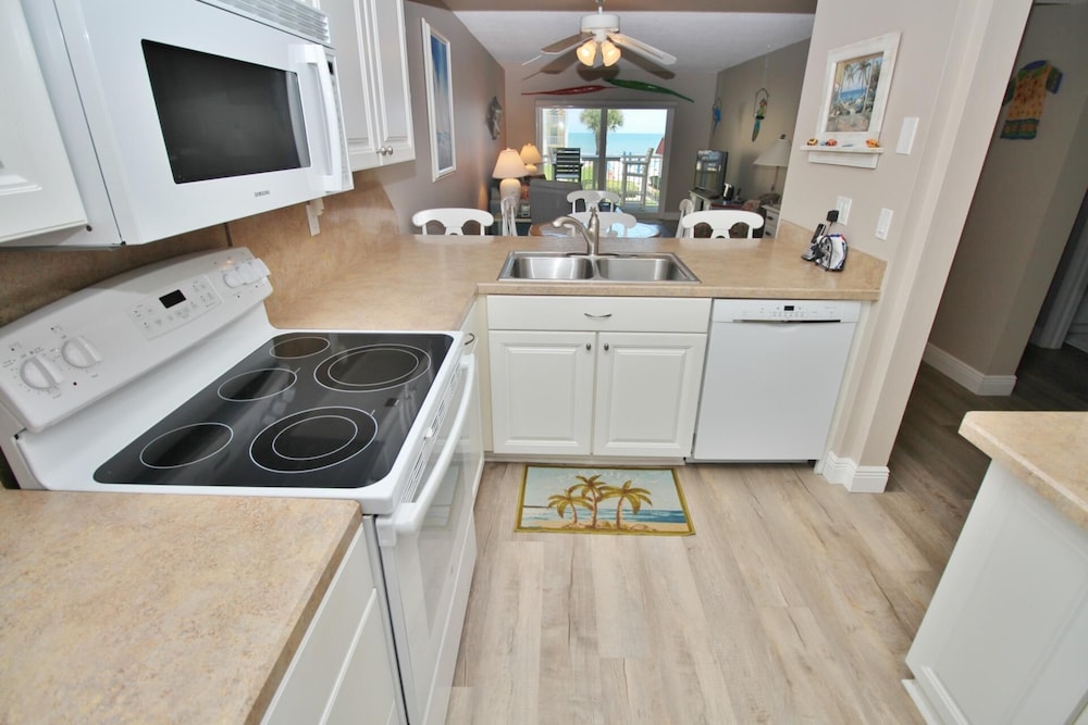Point East 213