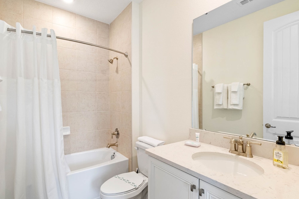 Turquoise Breeze Close to Disney - Image 3