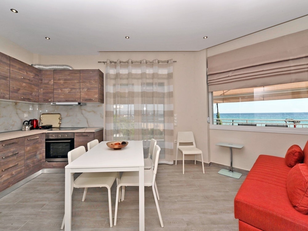 Sabbia Seafront Apartment 3 by Rentalspro