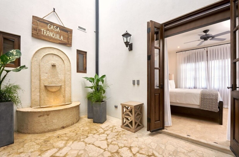 Las Catalinas Doorway