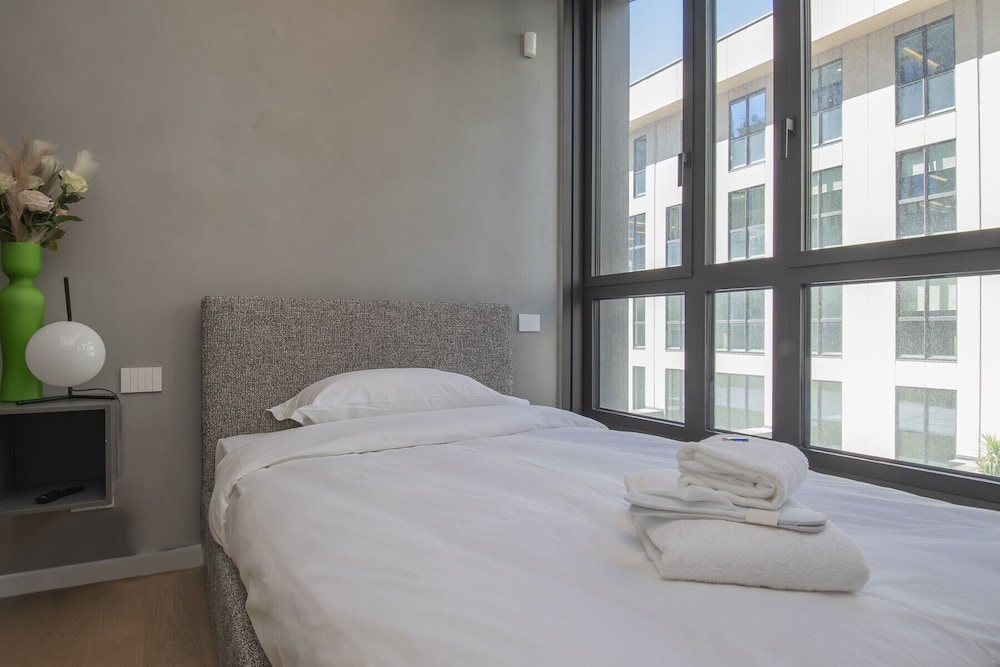 San Babila Central Tower by Rentopolis - High-end 1bdr with panoramic terrace overlooking Duomo