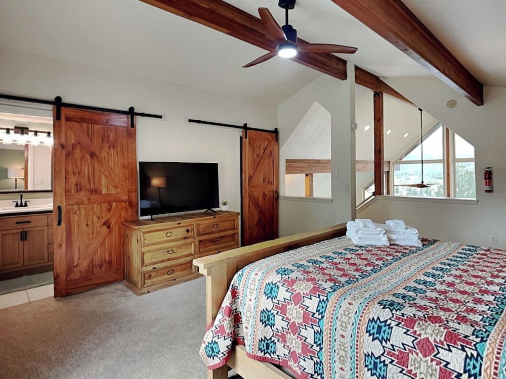 Eagle's Nest by Ruidoso Vacation Rentals