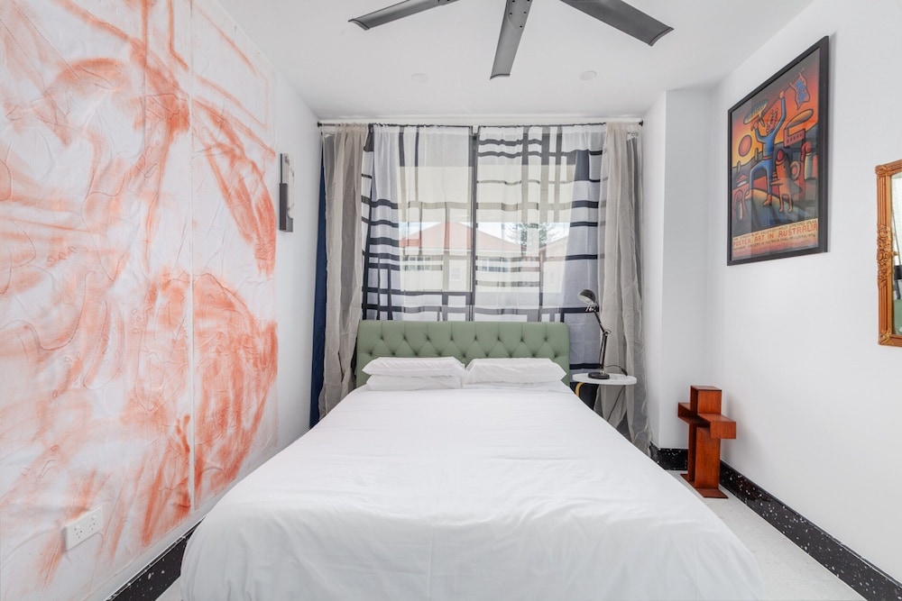 Bright Tamarama 2-bed With Balcony Water View