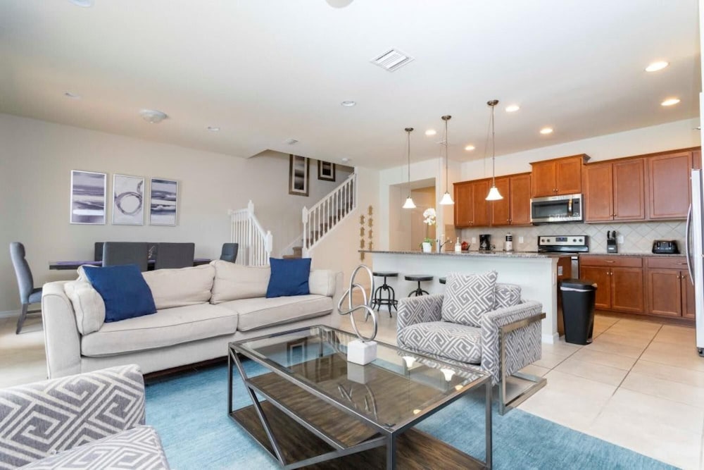 Amazing 5BR Private Pool Lakeview Near Disney