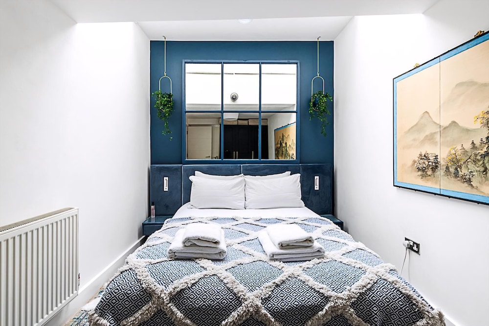 Modern & Airy 2-bed Gem in Trendy Stoke Newington