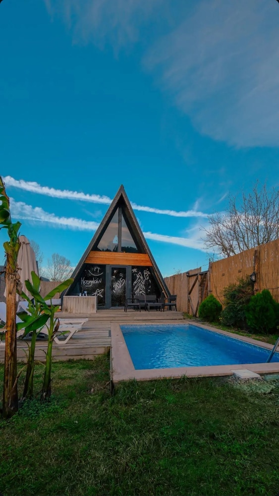 BUNGOVİLLA RESORT HOTEL