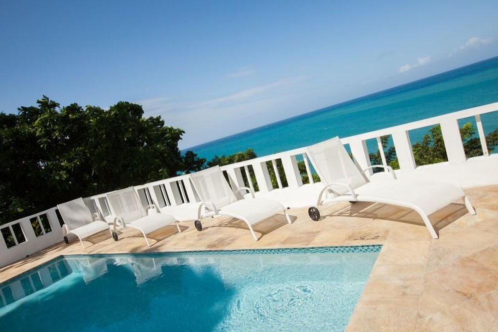 Wag Water Villa, Ocho Rios 3BR