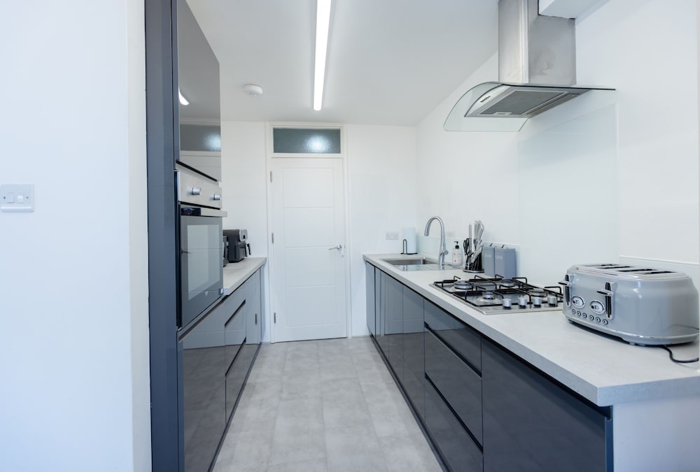 Guildford Town Centre Apartment 55 Tv, Netflix