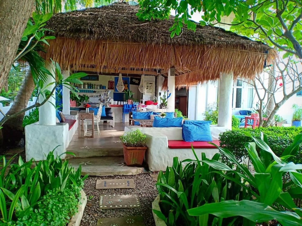 Hua Plee Lazy Beach