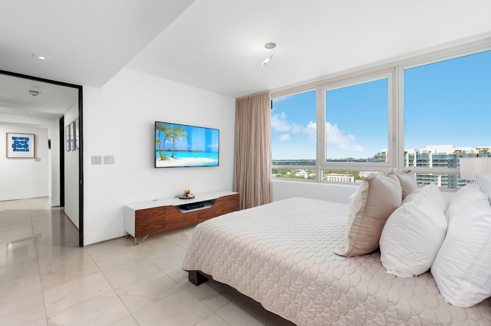Luxury Vacation Rentals at The Setai by LRMB