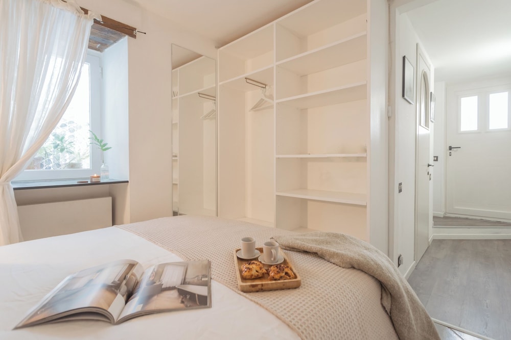 Pretty Studio in Old Town by Rent all Como