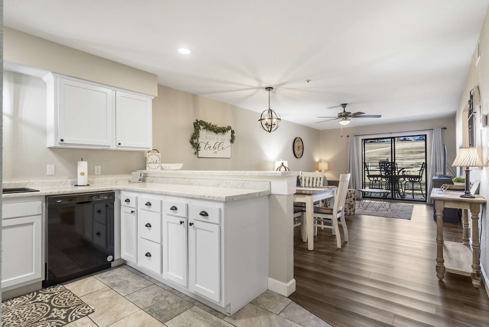 Fairway View Duo Stay for 12!