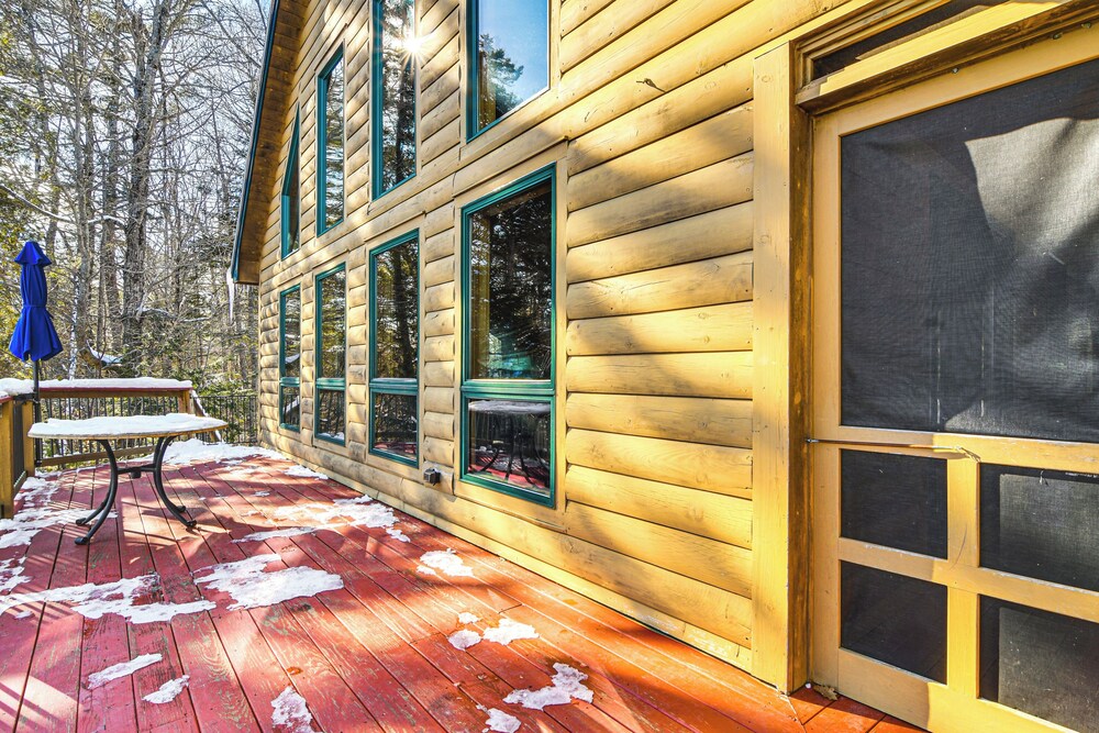 Private Hot Tub & Sauna: Bryant Pond Retreat!