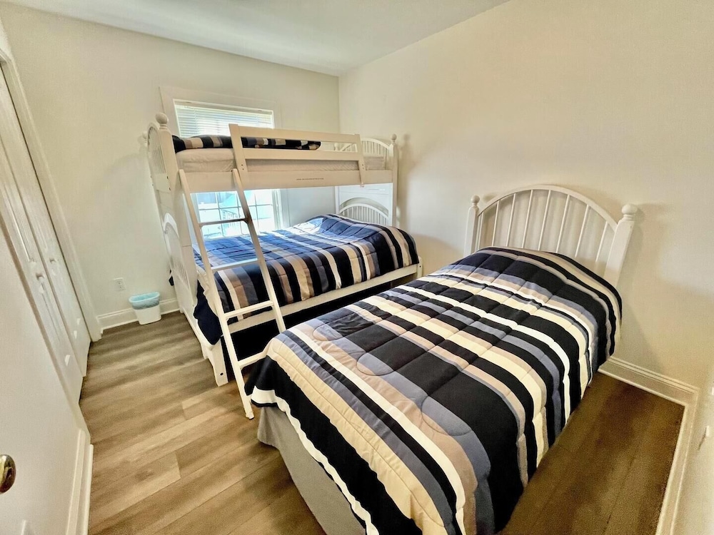 Clayton Street 17B