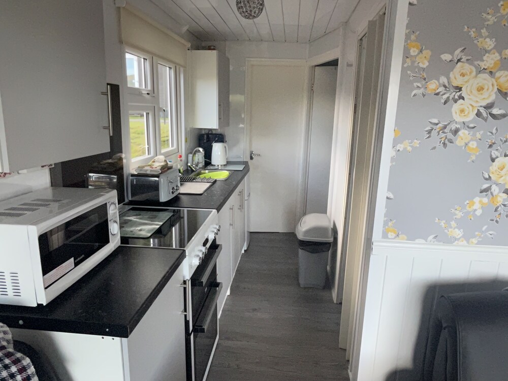 Beautiful 2-bed Chalet in Aberystwyth view 3
