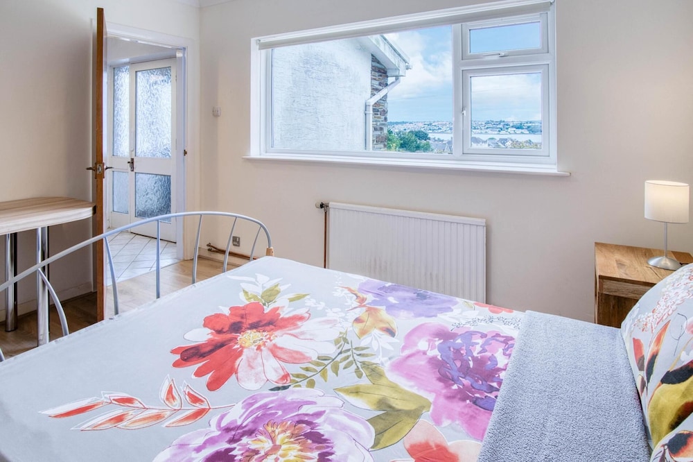 Longview - 4 Bedroom Holiday Home - Pembroke Dock