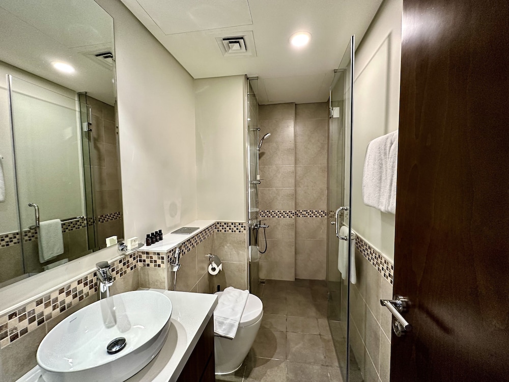 LuxBnB Vera Residences I Skyline Views