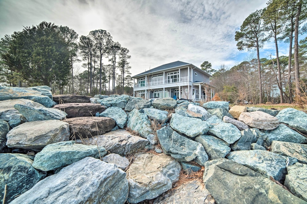 Waterfront Scotland Beach Retreat w/ Private Beach view 3