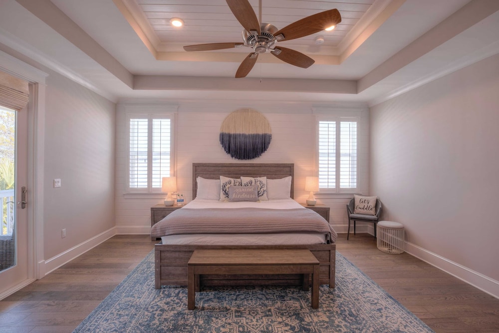 Coconut Cove by Avantstay Deck w/ Hot Tub, Access to 2 Pools