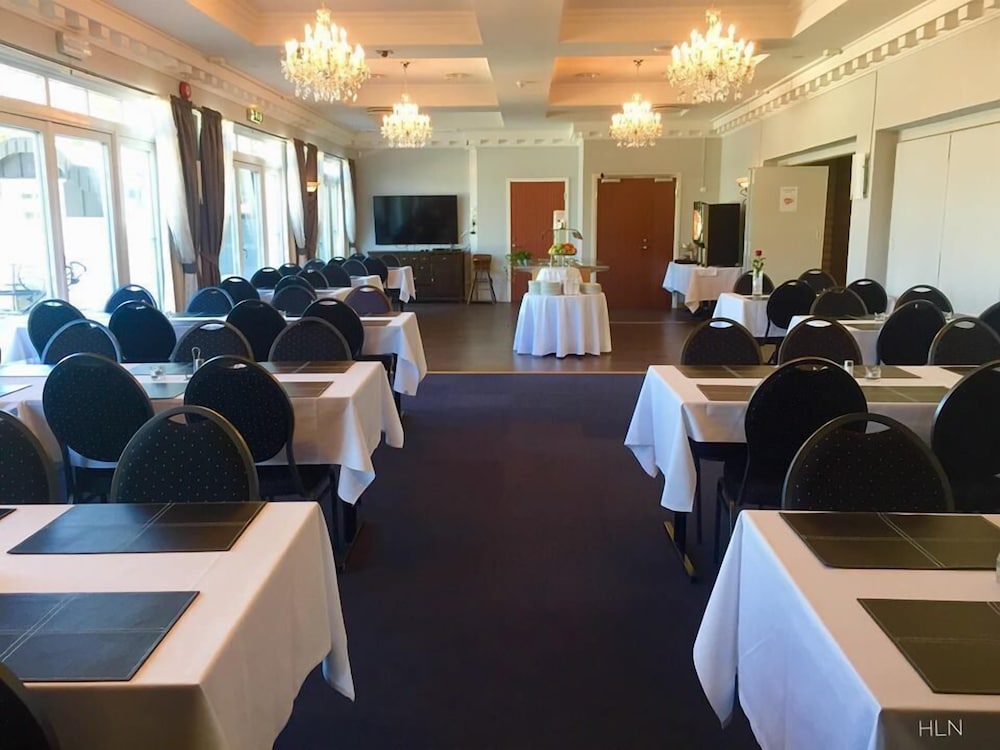 meeting & event spaces
