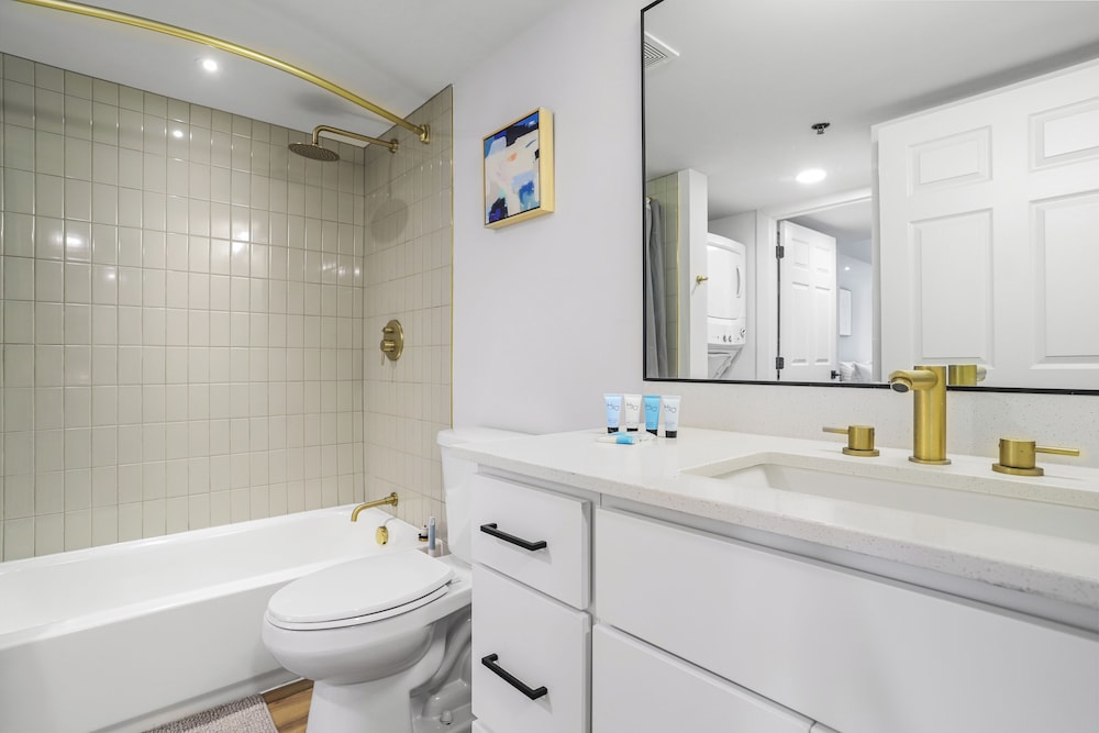 Well Appointed Apartments W Full Comfort