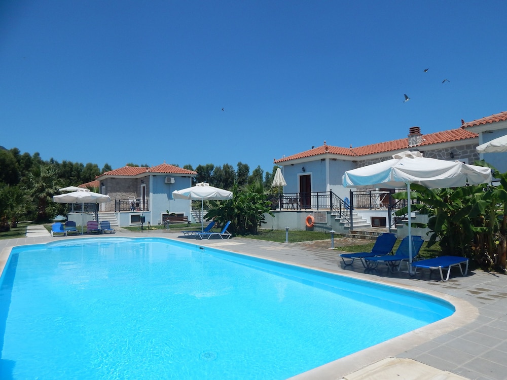 Kaloni village apartments
