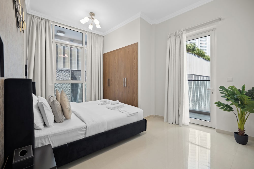 Pure Living - Beautiful 1BR With View of Burj Khalifa