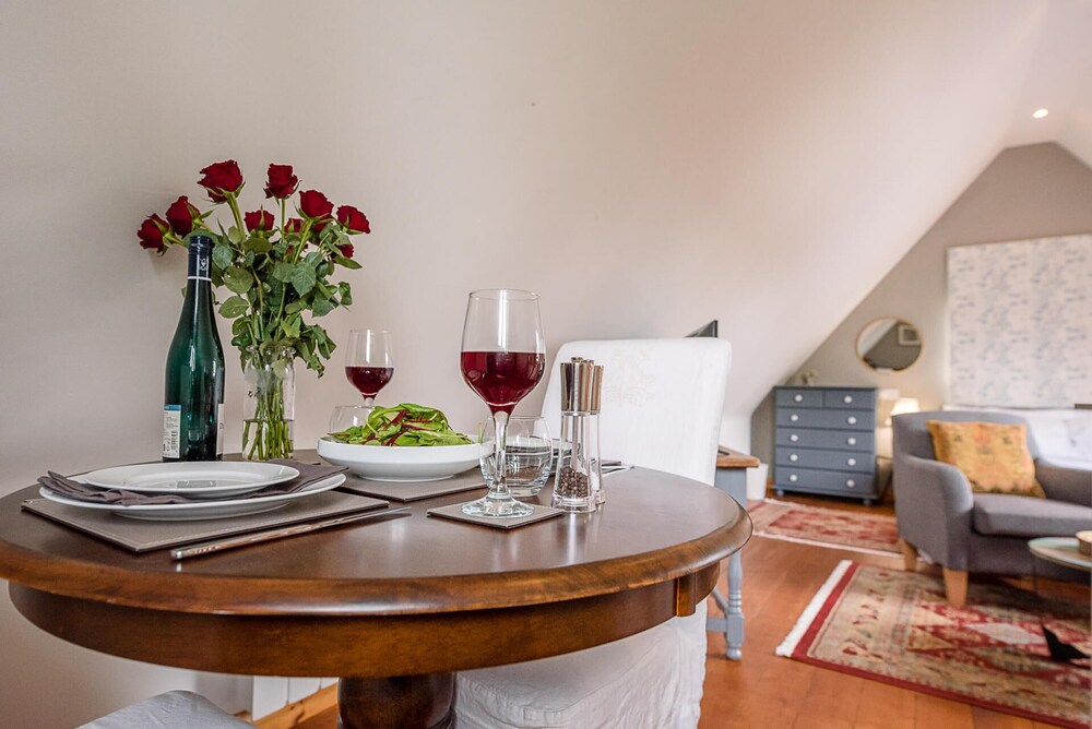 Bury St Edmunds Vacations - Little Dene Lodge Pakenham - Property Image 1
