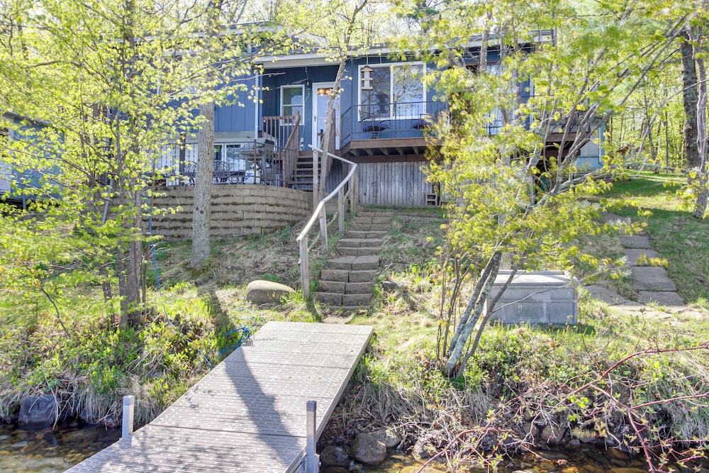 Spirit Lake Cabin w/ Boat & Kayak Rentals! view 2