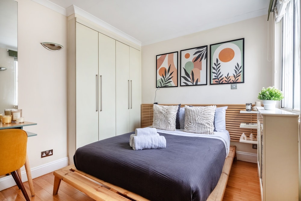 Classic 1BR - Notting Hill Gem
