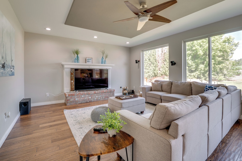Private Hot Tub: Home Near Moses Lake Access
