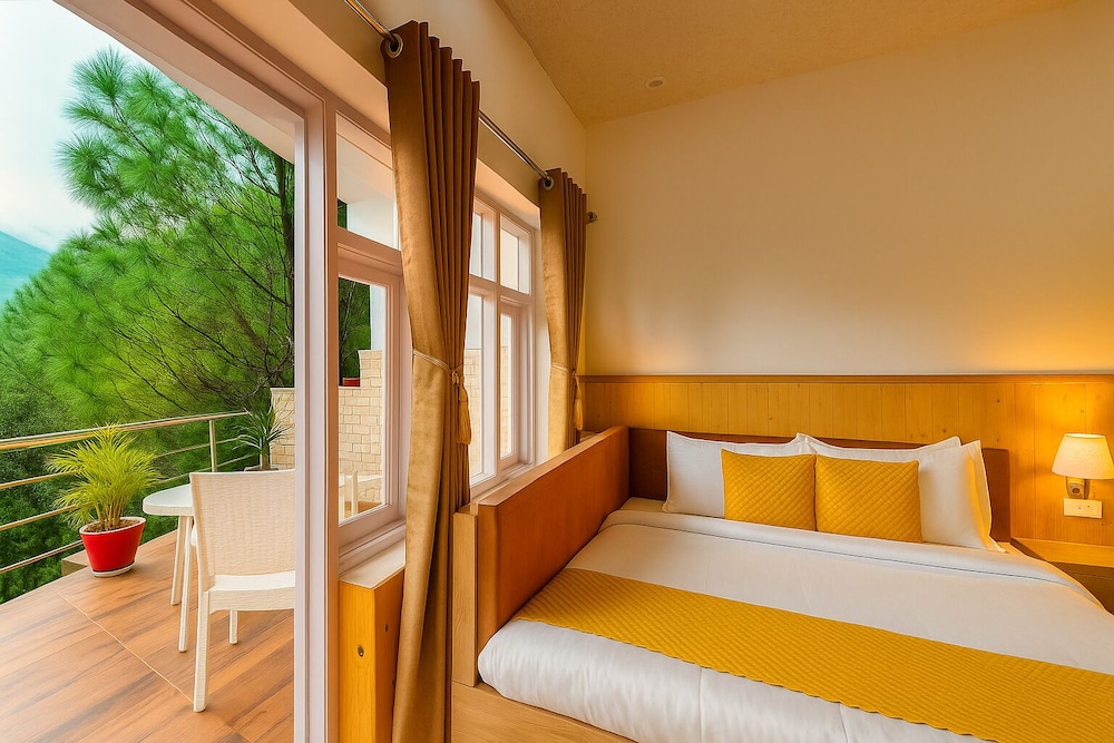 Hotel Shiva Lake - Near Mussoorie Lake