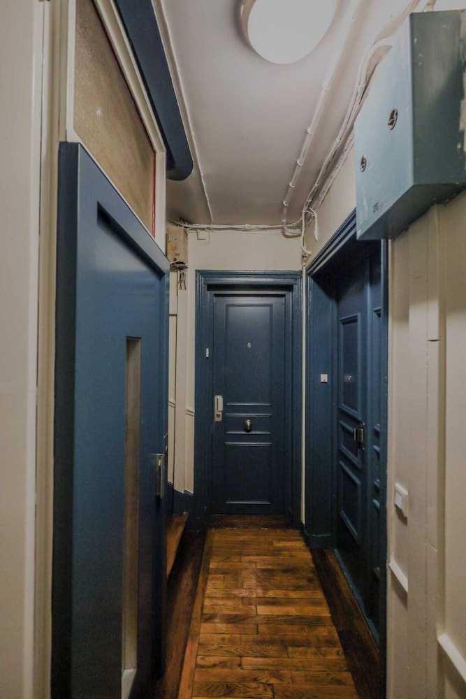 Modern Studio With AC in the Heart of Paris