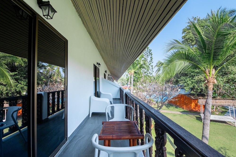 Dolphin Bay Beach Resort