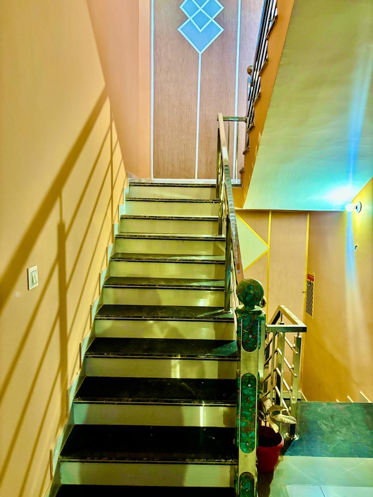 Hotel Rameshwaram Palace