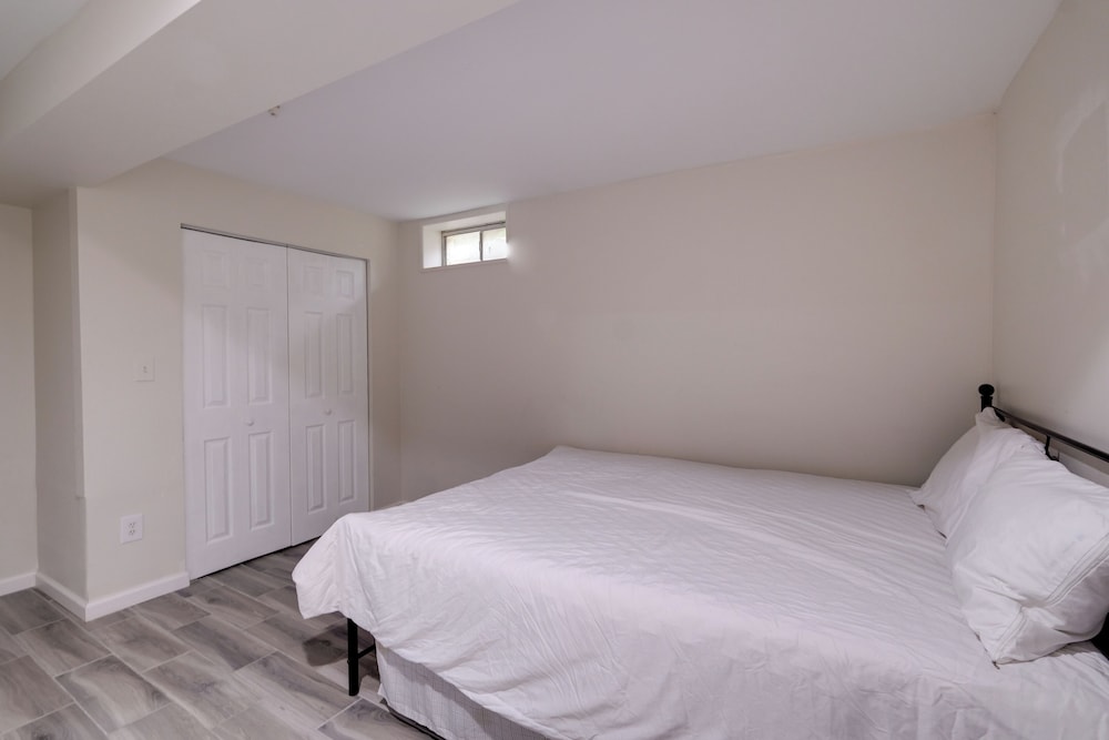 2 Mi to Umd: Apt w/ Free Parking in Silver Spring!