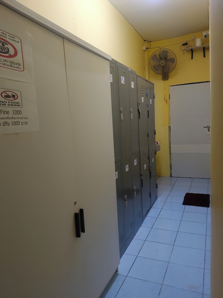 3Plus1 Hostel Patong
