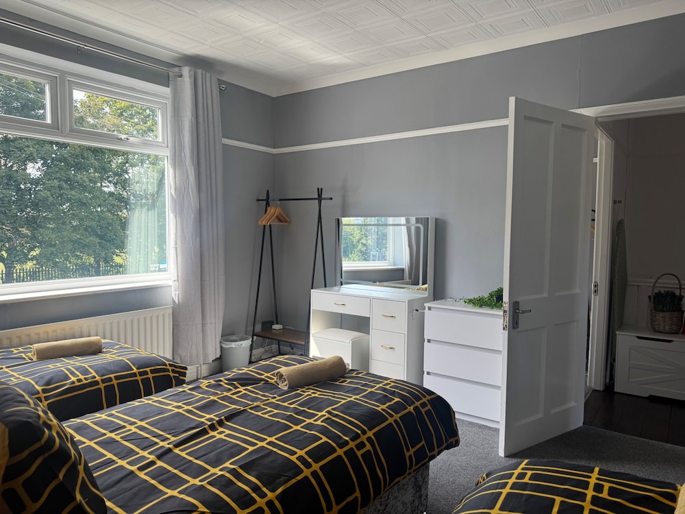 9 Guests - Free Parking - Cozy 3 Bedrooms