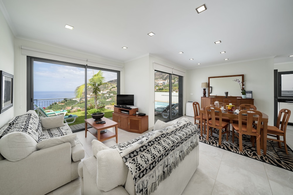 Casa Amaro Mar by Our Madeira