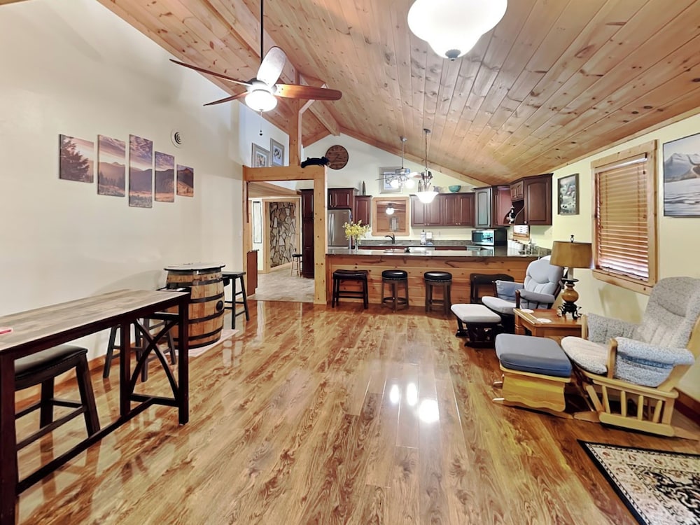 Gatlinburg's Hidden Gem by Jackson Mountain Rentals