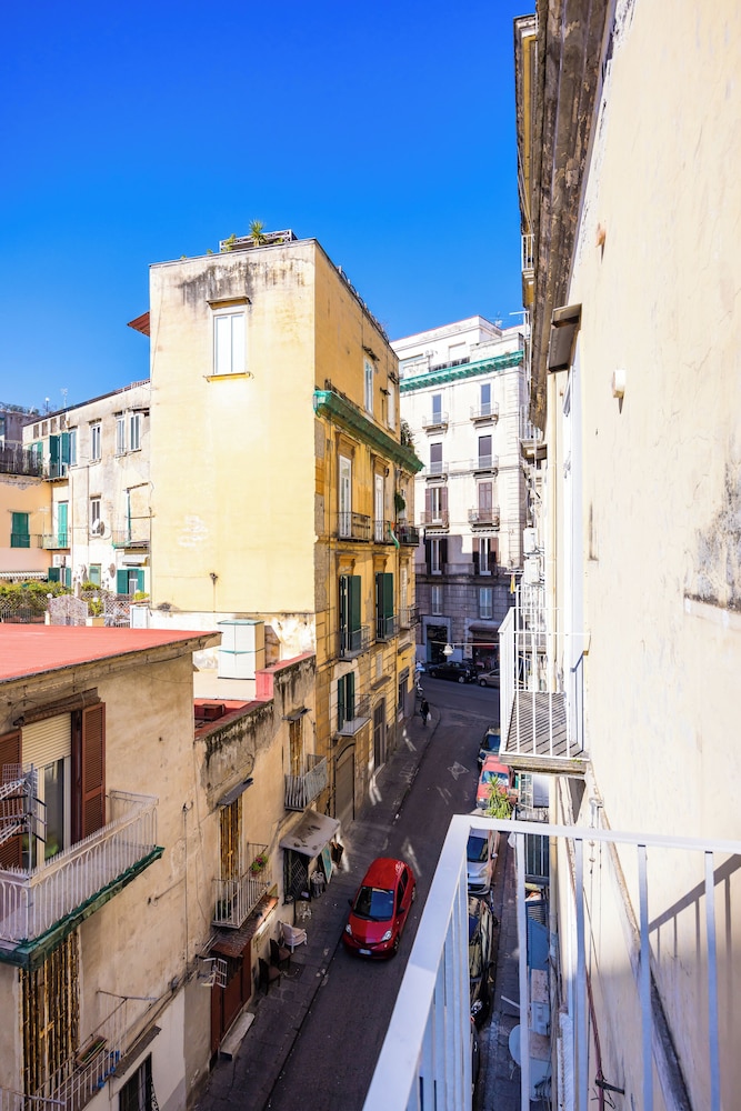 La Pinacoteca Aparthotel by NapoliApartments