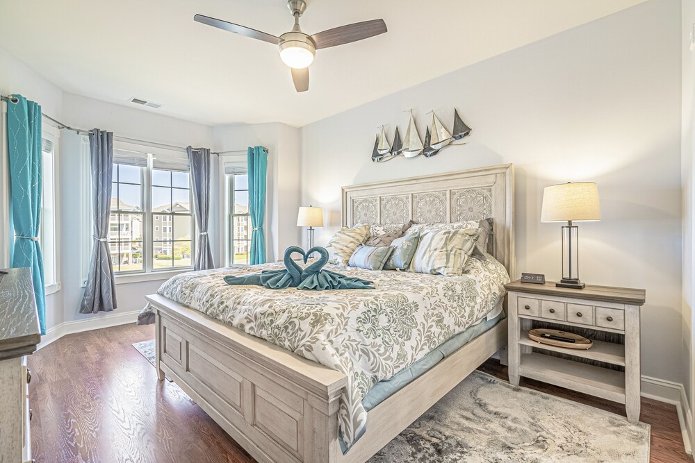 Magnolia Pointe Luster Leaf 4869-302 3 Bedroom Condo